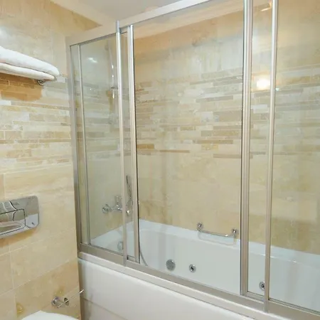 Апартаменты Gold City Bliss